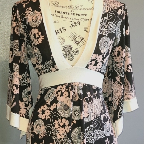Cotton Club Floral Kimono Sleeve V-neck Top - Picture 3 of 5